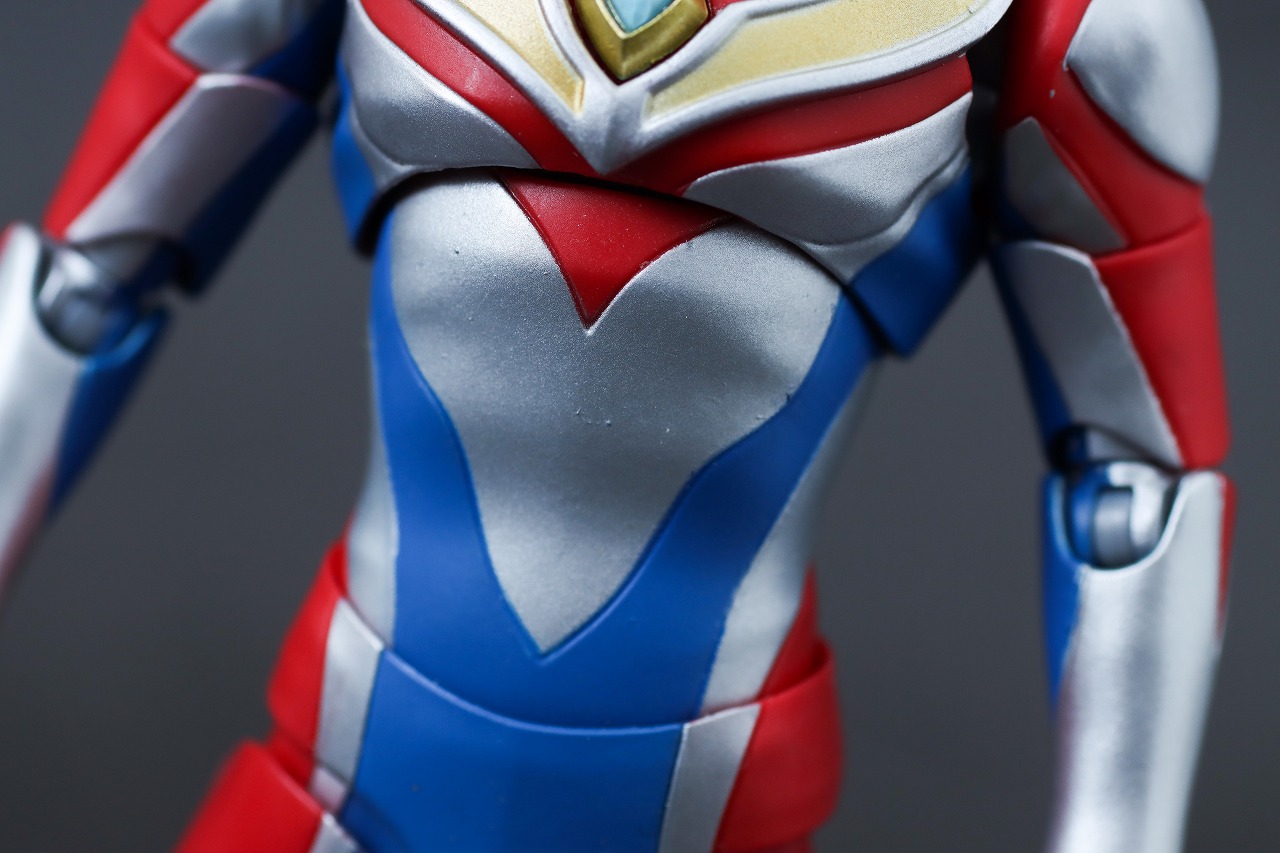 S.H.フィギュアーツ　ウルトラマンダイナ フラッシュタイプ　真骨彫製法　レビュー　本体