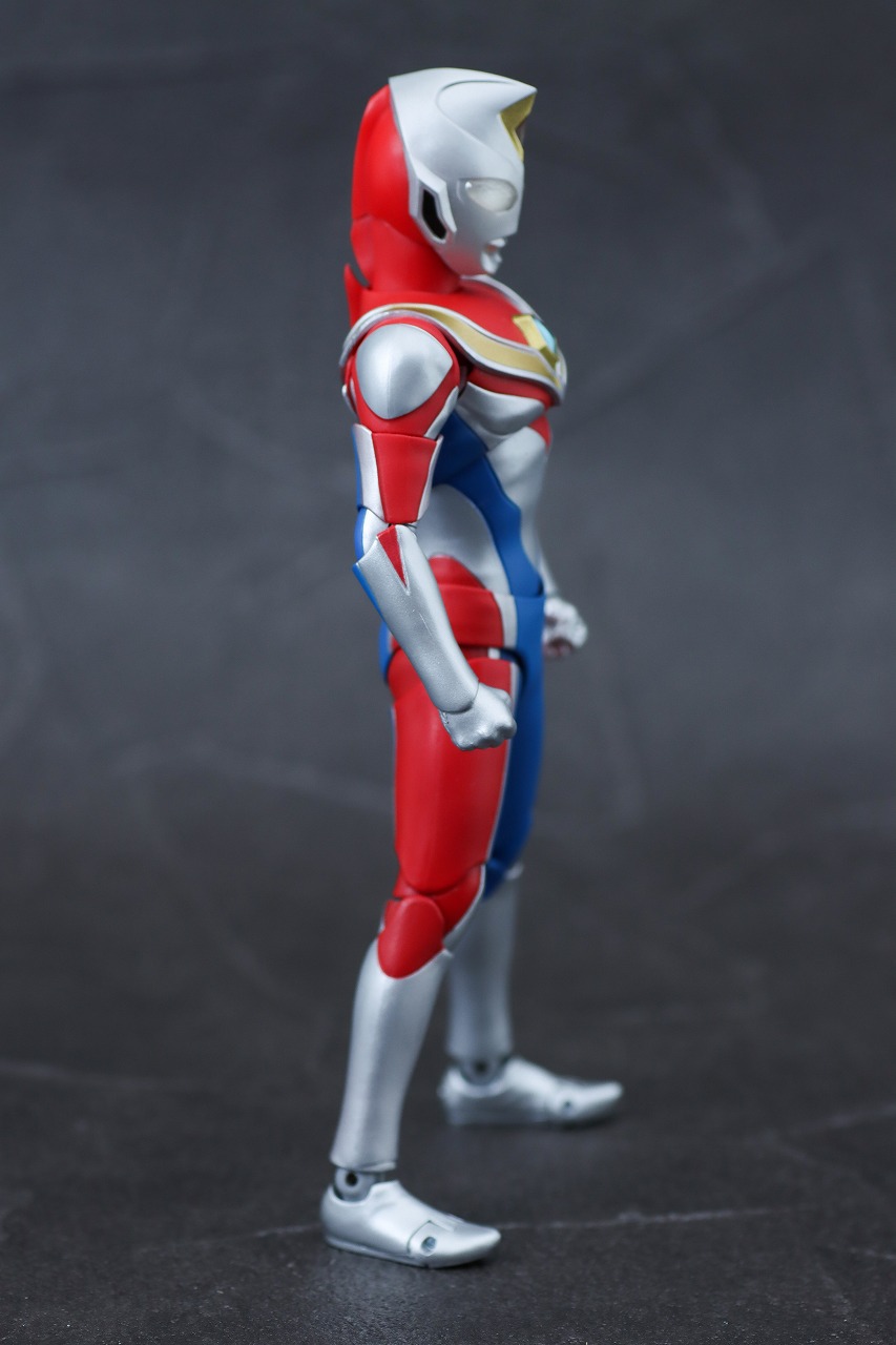 S.H.フィギュアーツ　ウルトラマンダイナ フラッシュタイプ　真骨彫製法　レビュー　本体