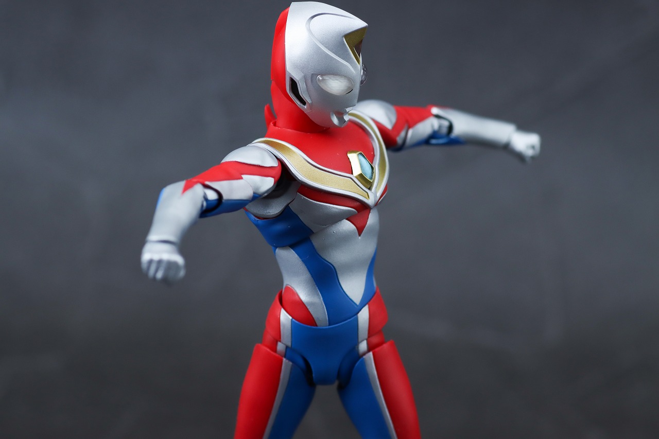 S.H.フィギュアーツ　ウルトラマンダイナ フラッシュタイプ　真骨彫製法　レビュー　可動範囲