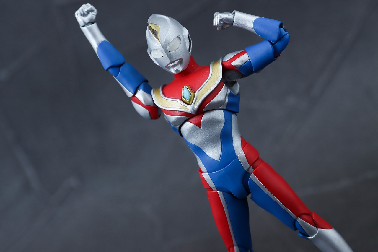 S.H.フィギュアーツ　ウルトラマンダイナ フラッシュタイプ　真骨彫製法　レビュー　アクション