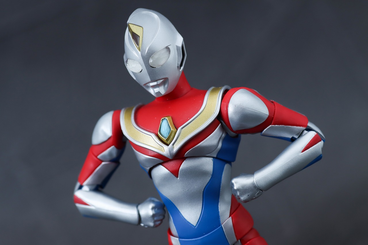 S.H.フィギュアーツ　ウルトラマンダイナ フラッシュタイプ　真骨彫製法　レビュー　アクション