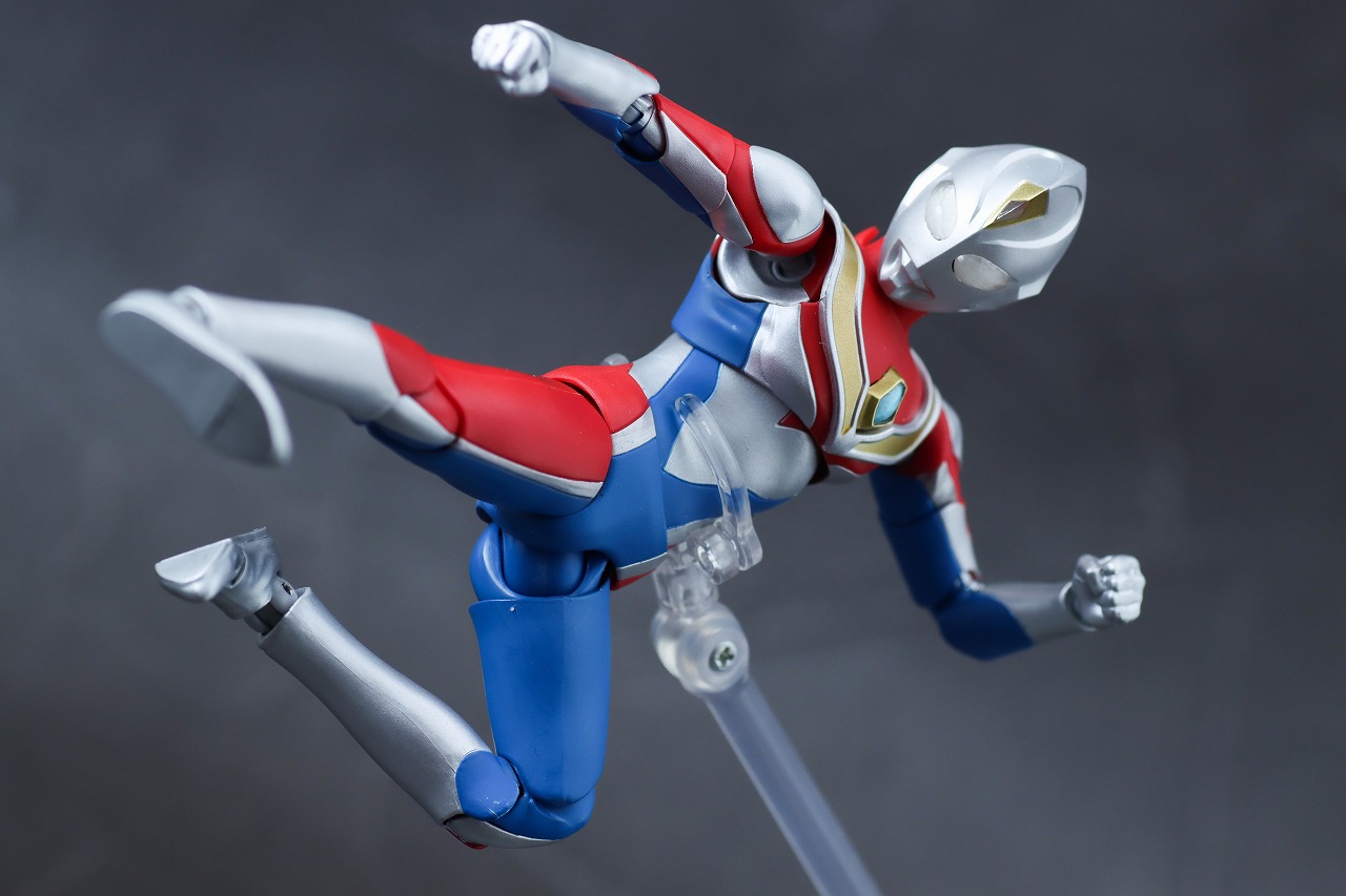 S.H.フィギュアーツ　ウルトラマンダイナ フラッシュタイプ　真骨彫製法　レビュー　アクション