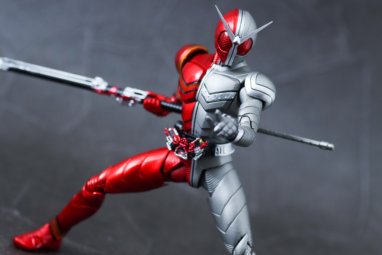 S.H.フィギュアーツ 仮面ライダーW ヒートメタル 真骨彫製法　風都探偵アニメ化記念　アクション