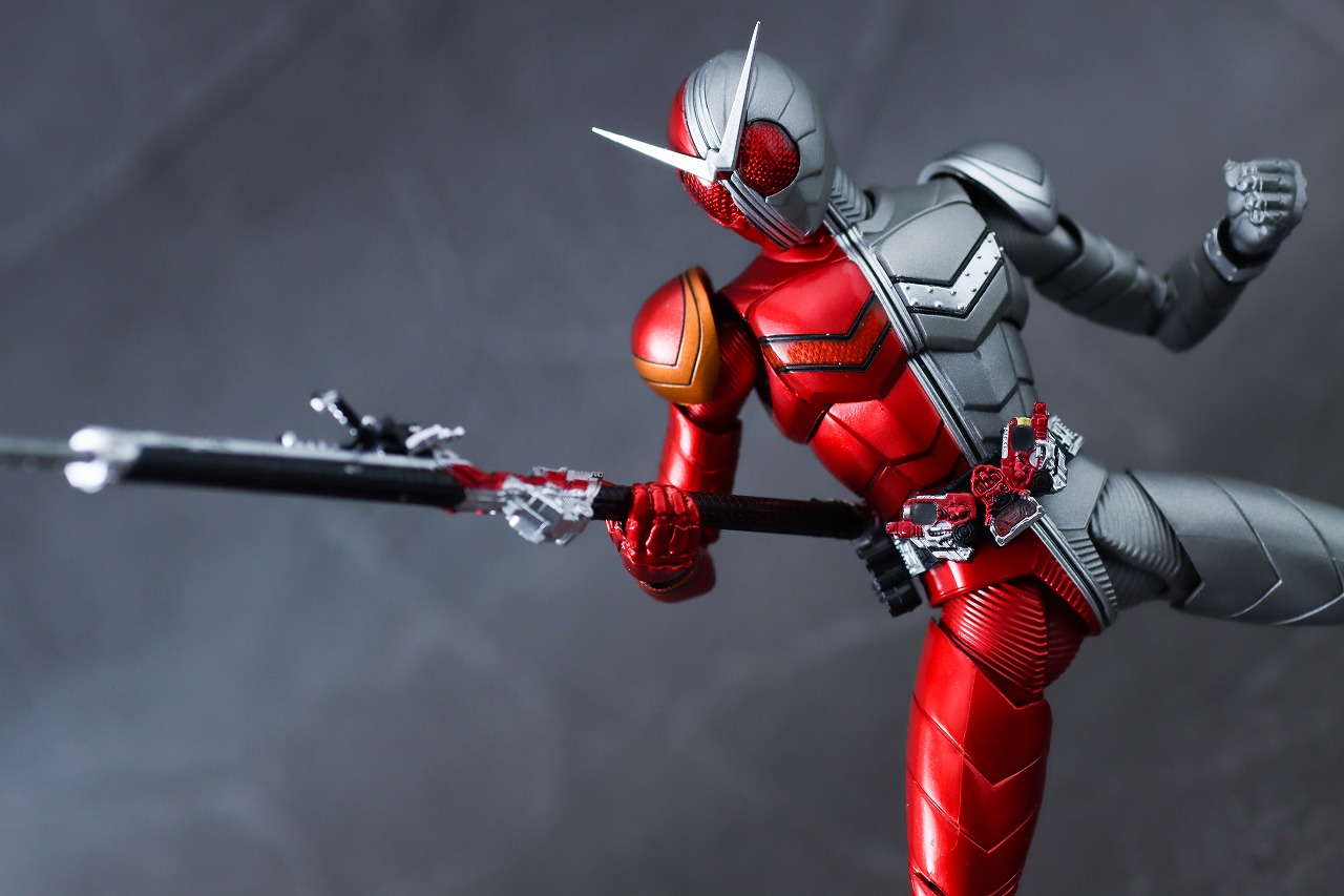 S.H.フィギュアーツ 仮面ライダーW ヒートメタル 真骨彫製法　風都探偵アニメ化記念　アクション