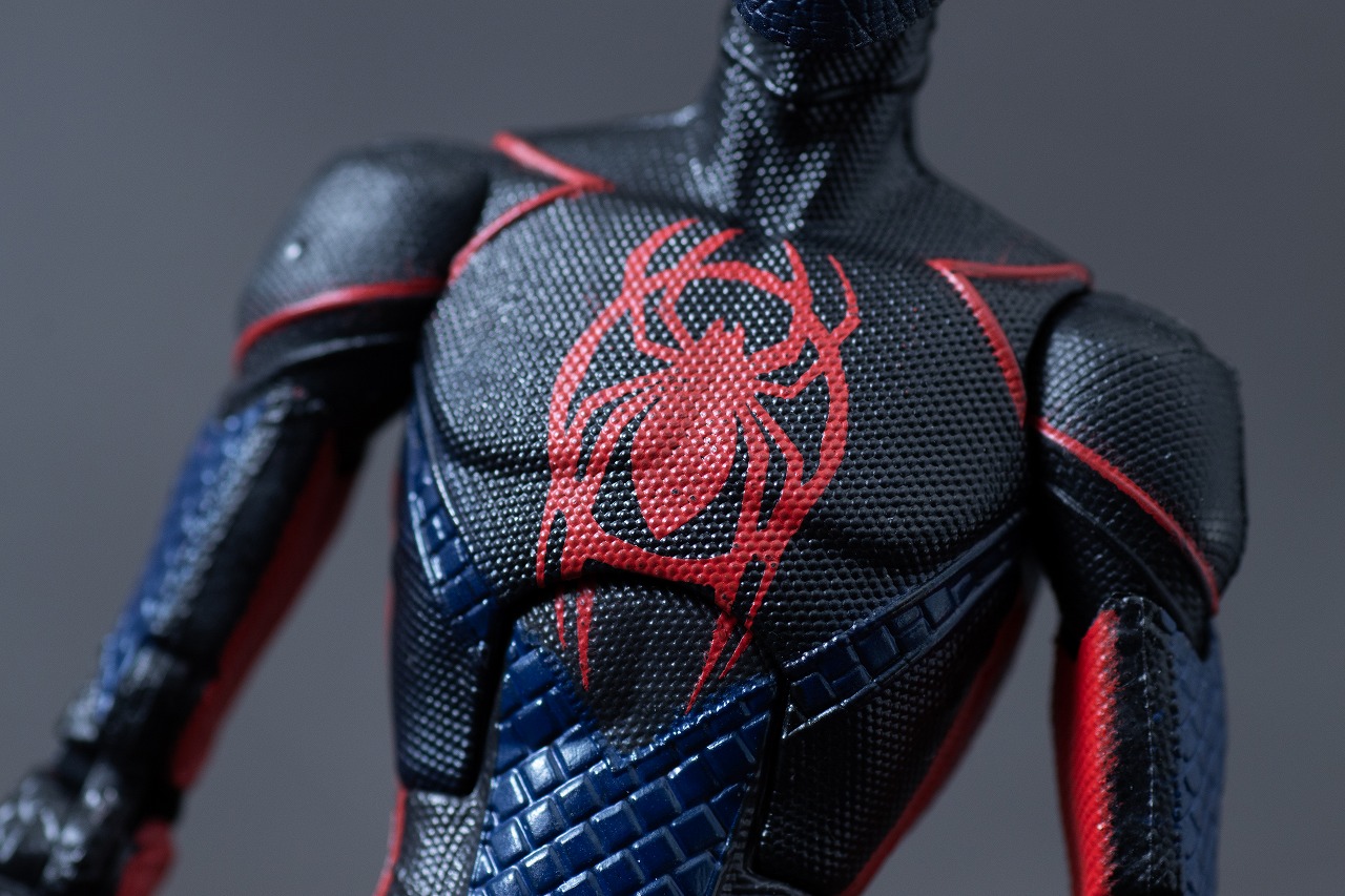 マーベルレジェンド　マイルス・モラレス／スパイダーマン（アクロス・ザ・スパイダーバース）　本体