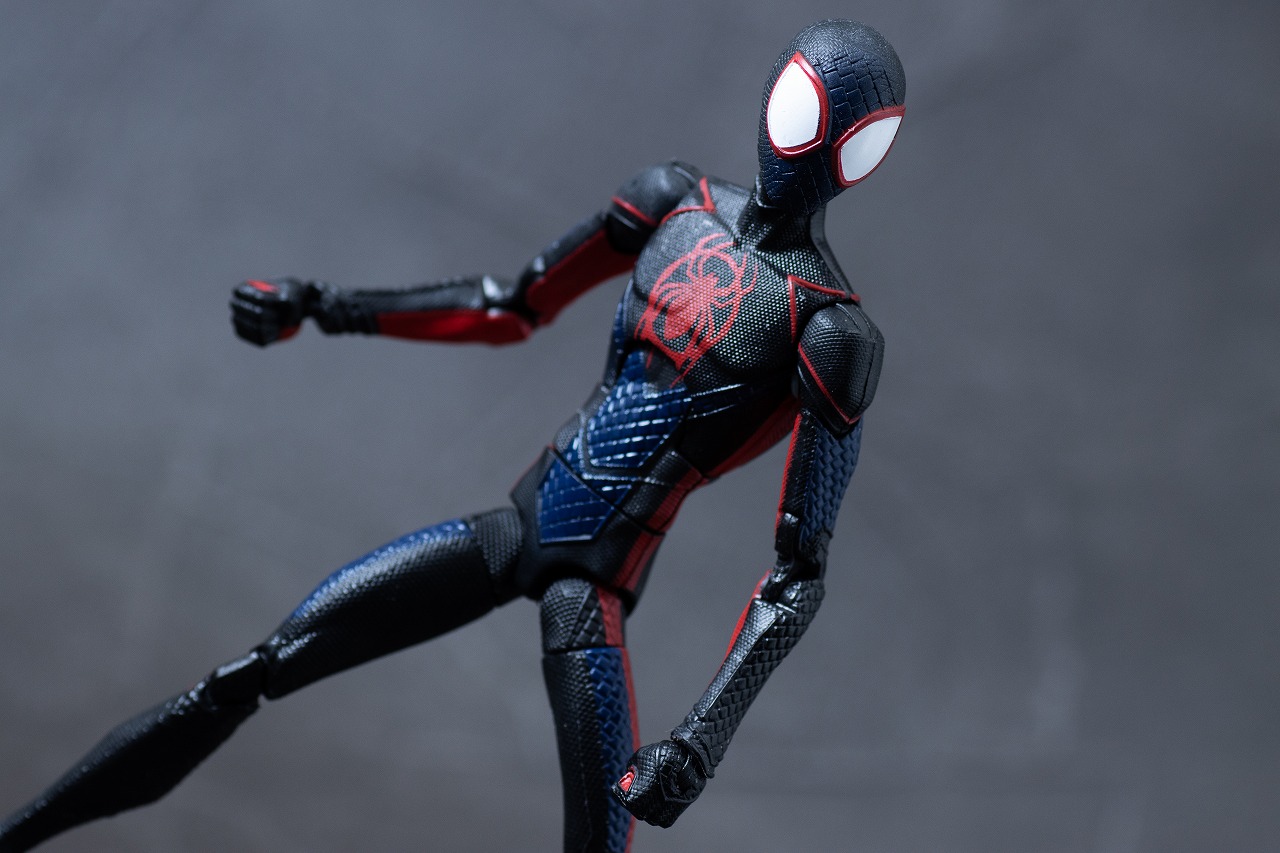 マーベルレジェンド　マイルス・モラレス／スパイダーマン（アクロス・ザ・スパイダーバース）　アクション