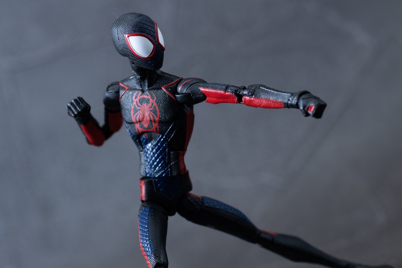 マーベルレジェンド　マイルス・モラレス／スパイダーマン（アクロス・ザ・スパイダーバース）　アクション