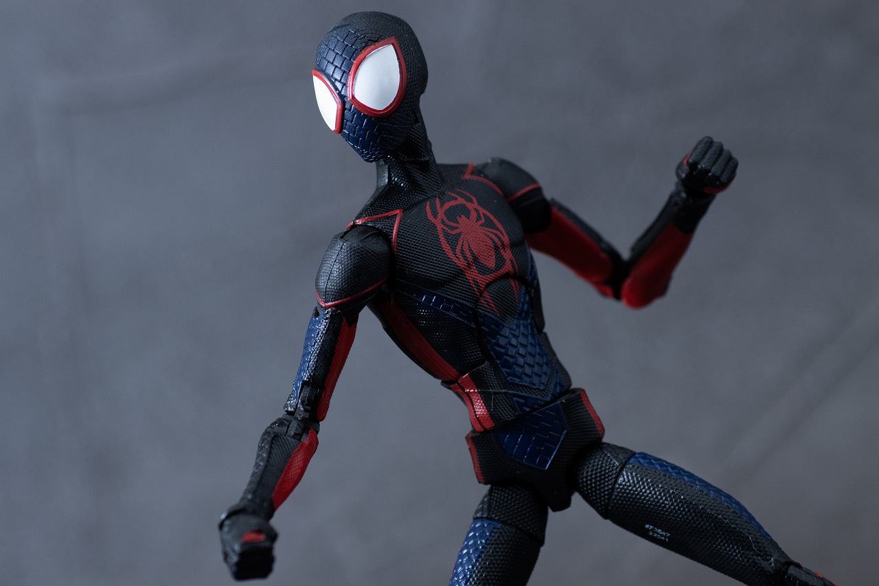 マーベルレジェンド　マイルス・モラレス／スパイダーマン（アクロス・ザ・スパイダーバース）　アクション