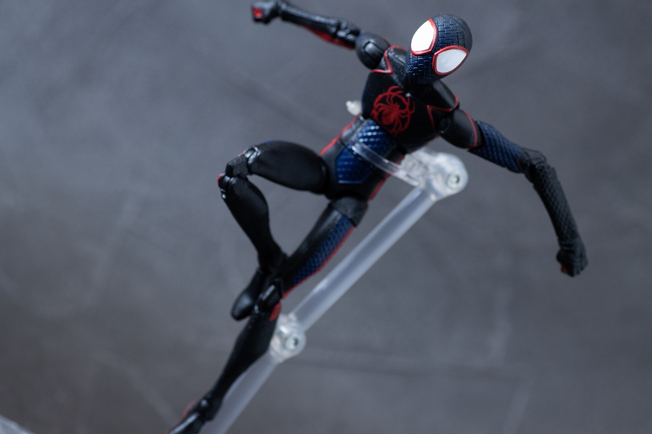 マーベルレジェンド　マイルス・モラレス／スパイダーマン（アクロス・ザ・スパイダーバース）　アクション