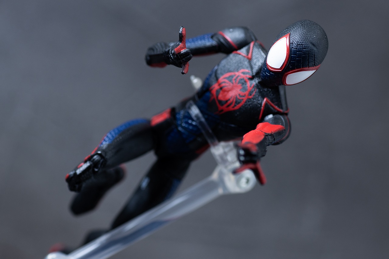 マーベルレジェンド　マイルス・モラレス／スパイダーマン（アクロス・ザ・スパイダーバース）　アクション