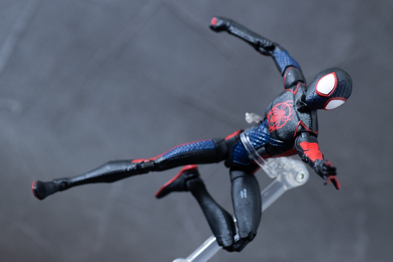 マーベルレジェンド　マイルス・モラレス／スパイダーマン（アクロス・ザ・スパイダーバース）　アクション