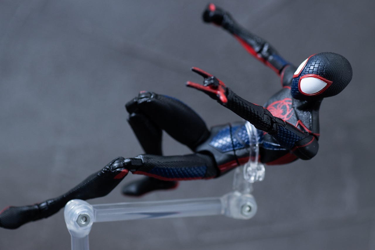 マーベルレジェンド　マイルス・モラレス／スパイダーマン（アクロス・ザ・スパイダーバース）　アクション