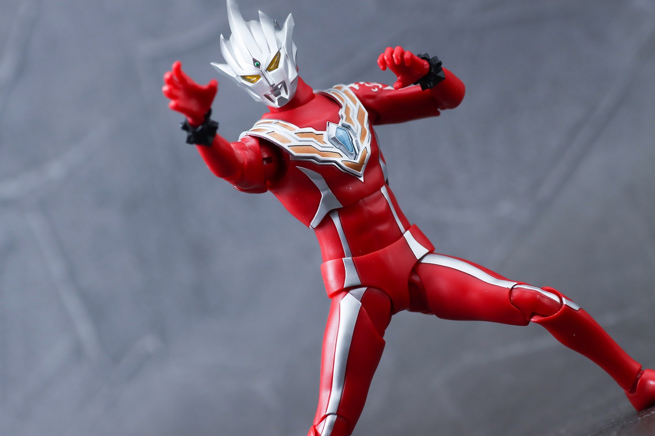 S.H.フィギュアーツ　ウルトラマンレグロス　レビュー　アクション