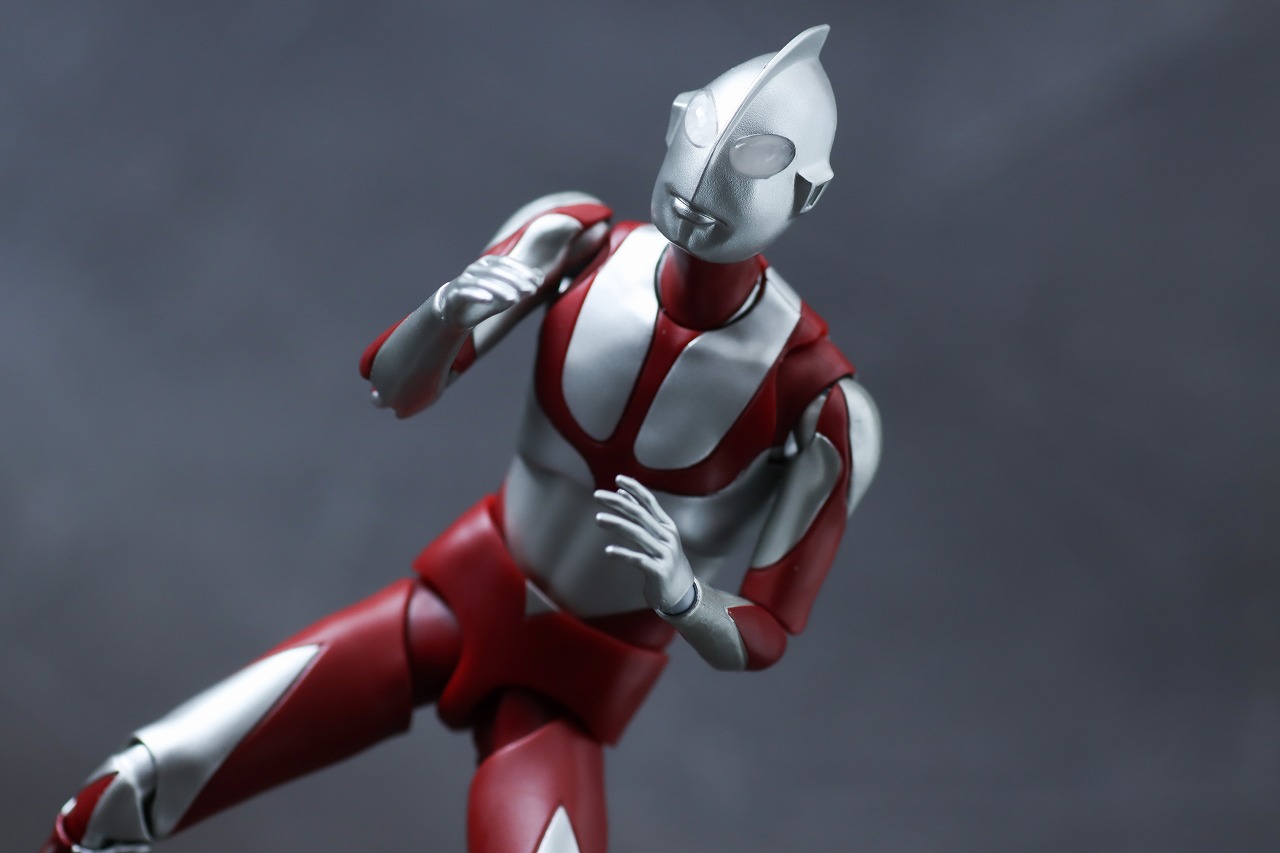 S.H.フィギュアーツ　ウルトラマン 降着時Ver.（『シン・ウルトラマン』）　レビュー　アクション　にせウルトラマン