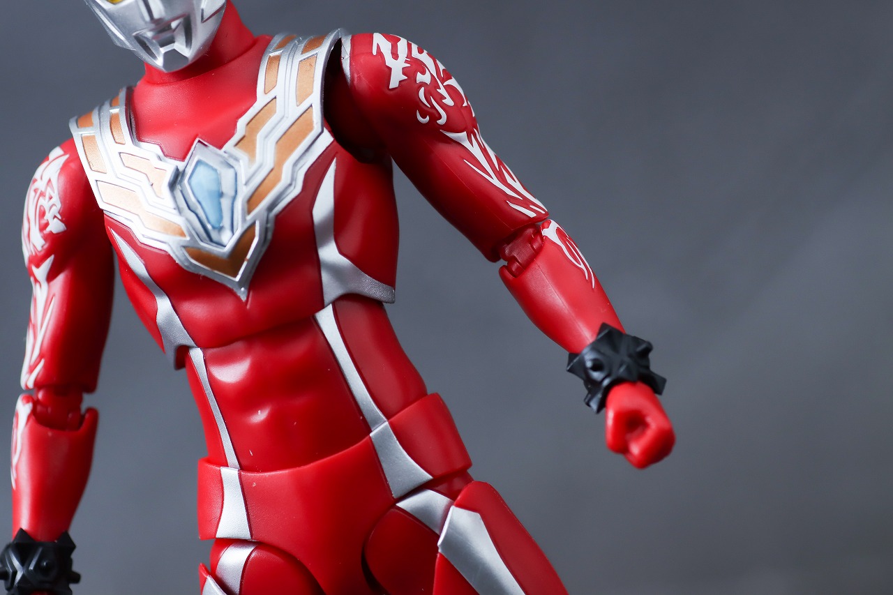 S.H.フィギュアーツ　ウルトラマンレグロス　レビュー　本体