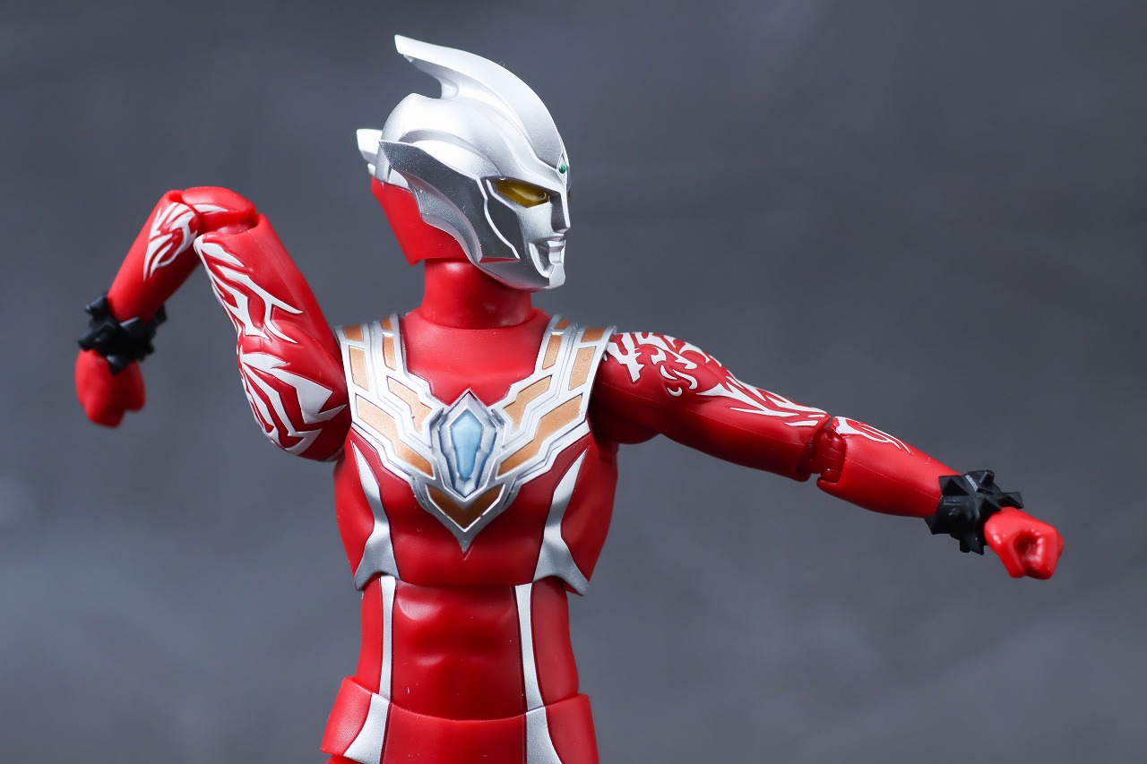 S.H.フィギュアーツ　ウルトラマンレグロス　レビュー　可動範囲