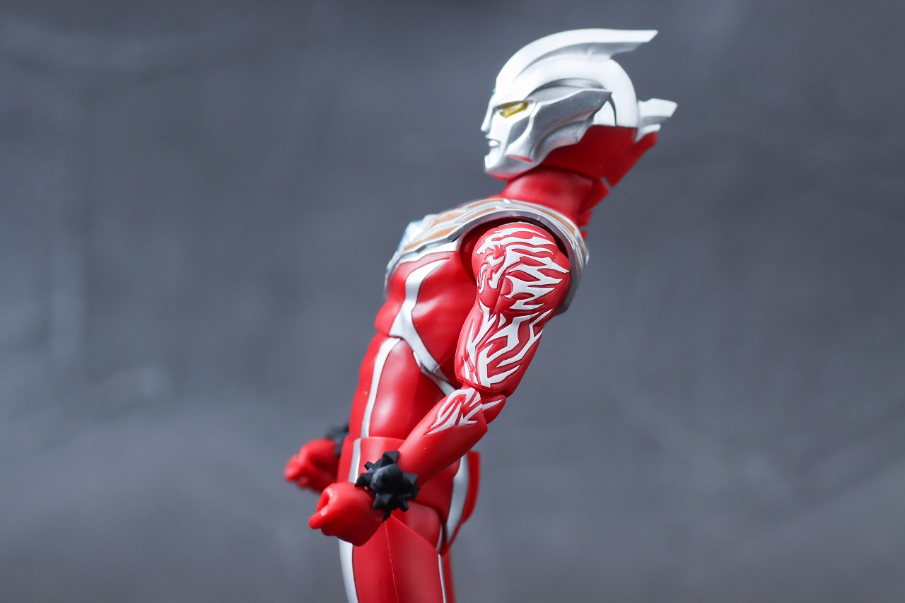 S.H.フィギュアーツ　ウルトラマンレグロス　レビュー　可動範囲