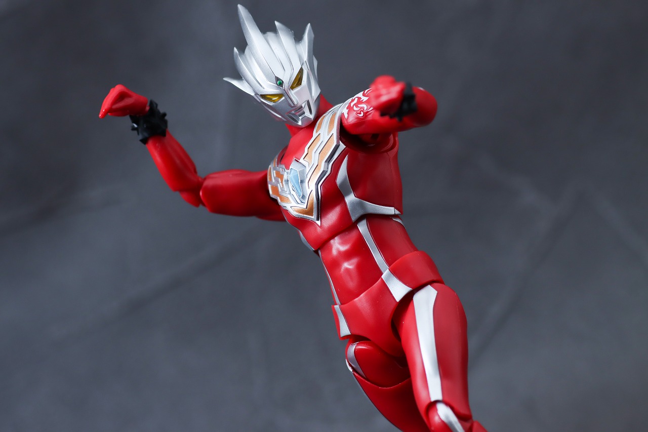 S.H.フィギュアーツ　ウルトラマンレグロス　レビュー　アクション