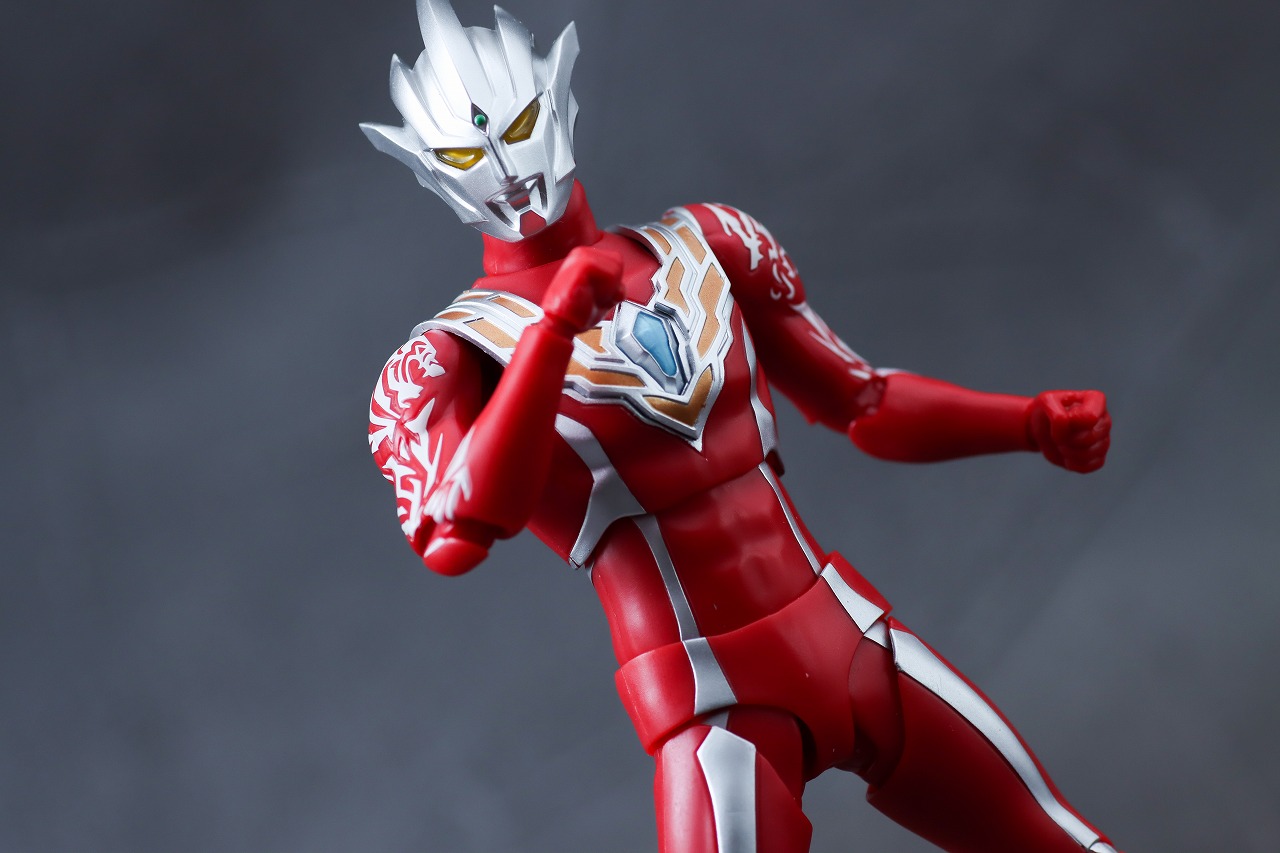 S.H.フィギュアーツ　ウルトラマンレグロス　レビュー　アクション