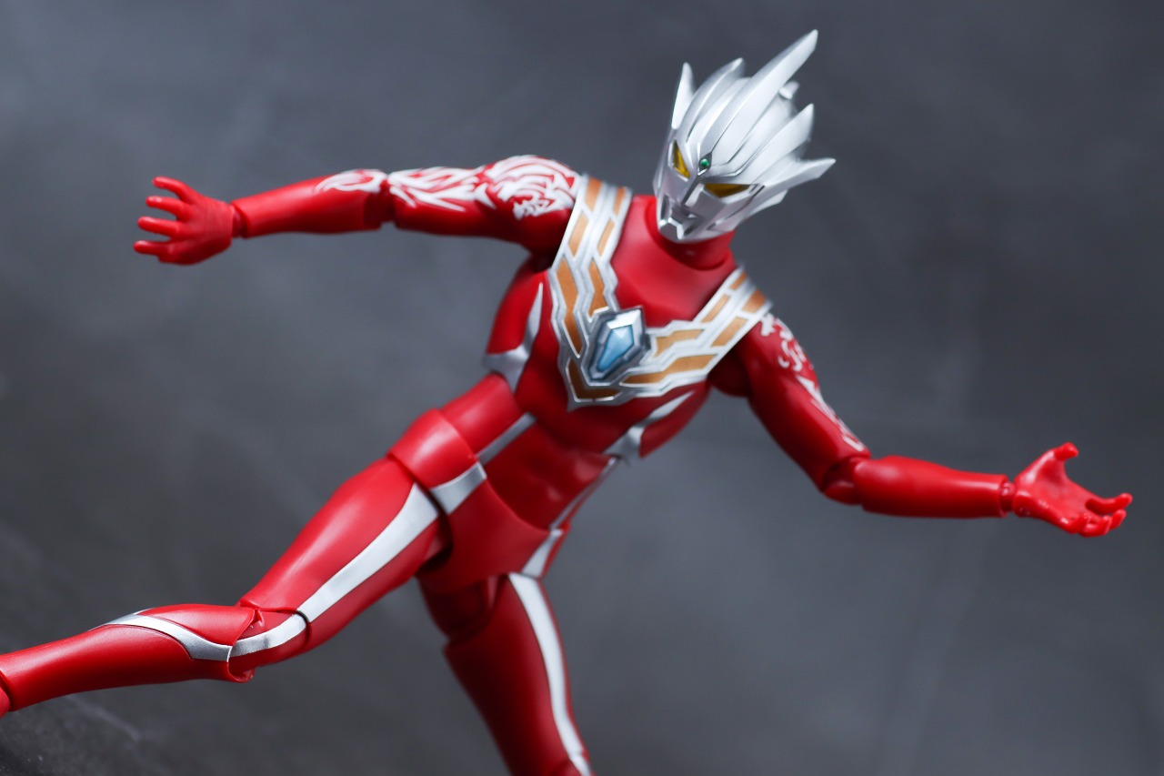 S.H.フィギュアーツ　ウルトラマンレグロス　レビュー　アクション