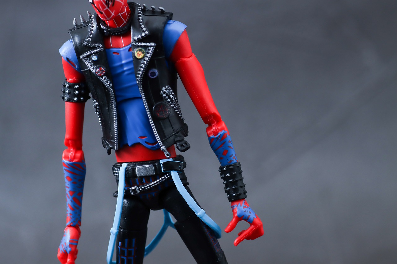 マーベルレジェンド　スパイダーパンク（スパイダーマン　アクロス・ザ・スパイダーバース）　レビュー　本体