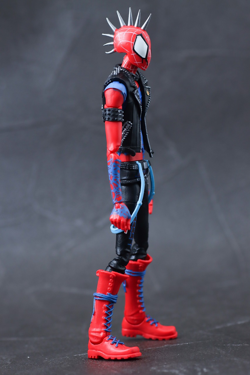 マーベルレジェンド　スパイダーパンク（スパイダーマン　アクロス・ザ・スパイダーバース）　レビュー　本体