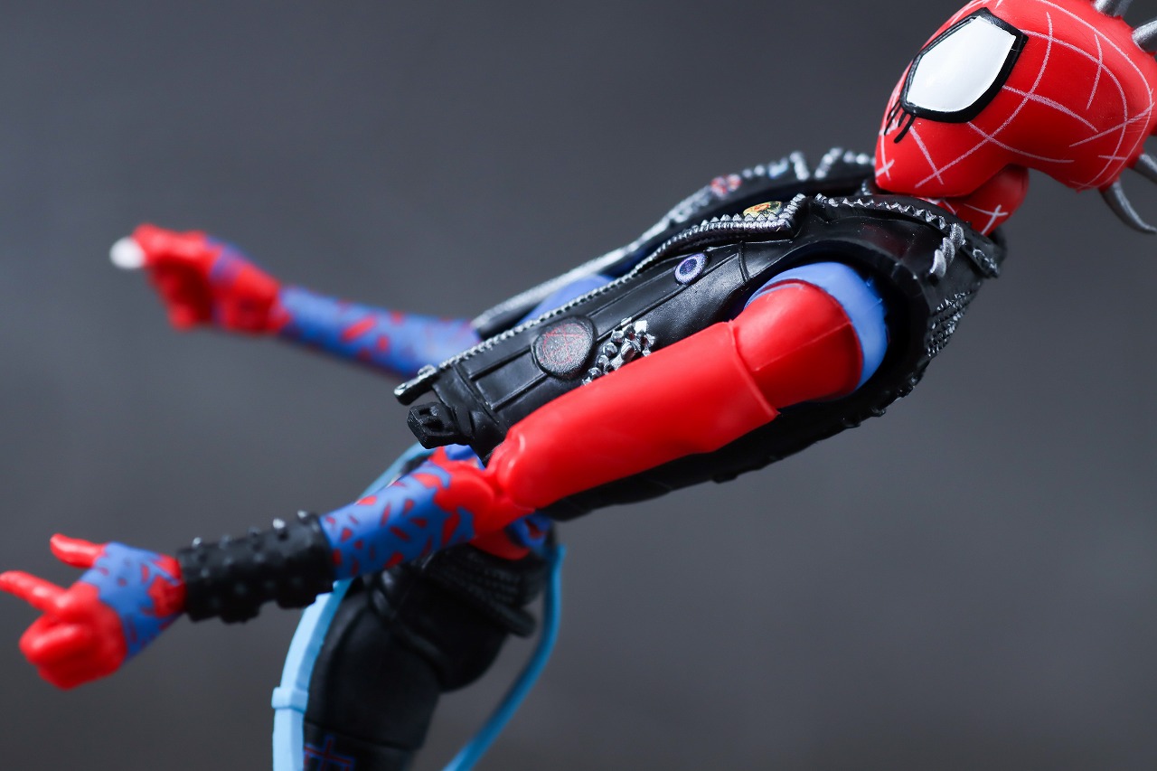 マーベルレジェンド　スパイダーパンク（スパイダーマン　アクロス・ザ・スパイダーバース）　レビュー　可動範囲