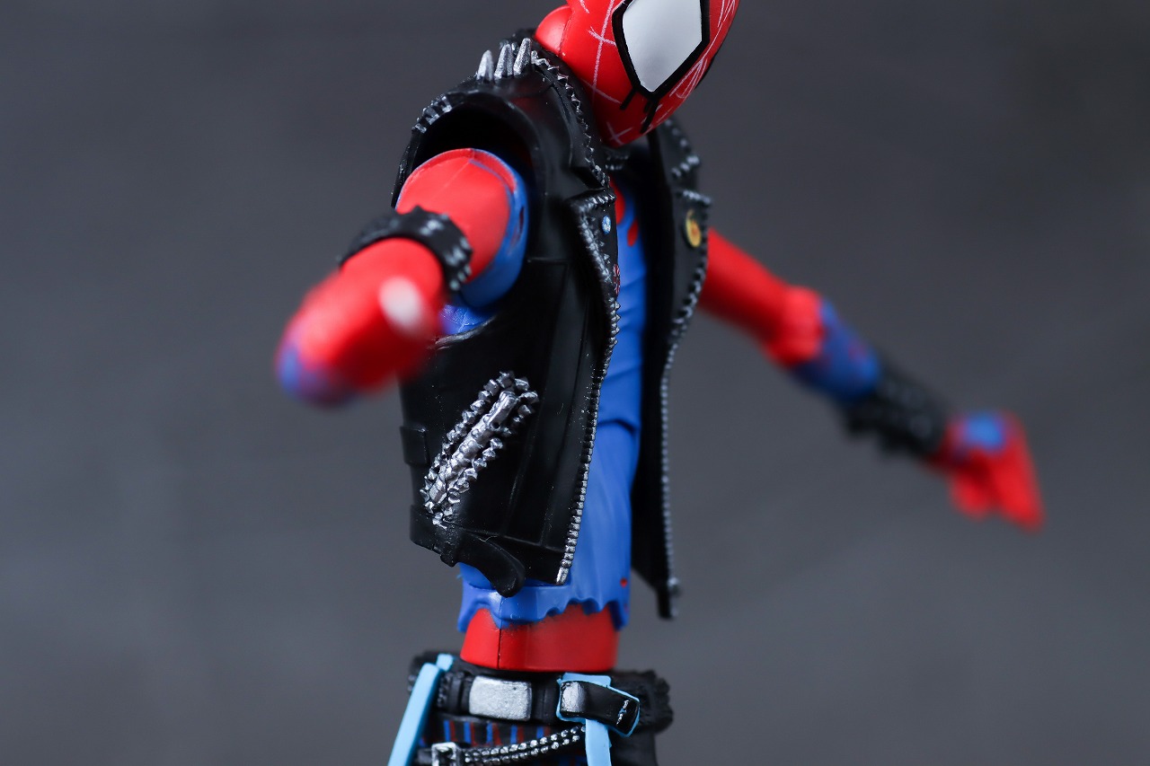 マーベルレジェンド　スパイダーパンク（スパイダーマン　アクロス・ザ・スパイダーバース）　レビュー　可動範囲