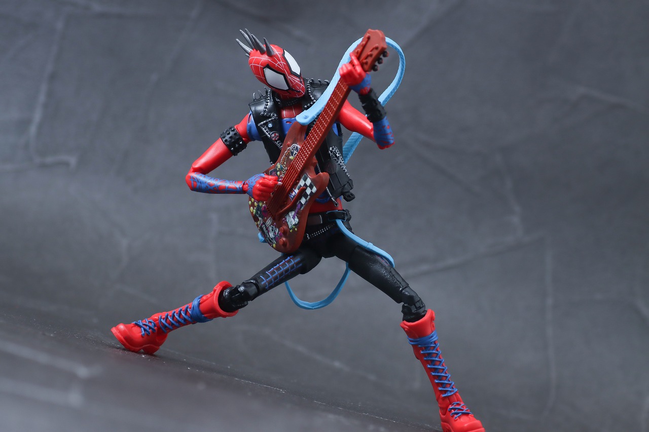 マーベルレジェンド　スパイダーパンク（スパイダーマン　アクロス・ザ・スパイダーバース）　レビュー　アクション