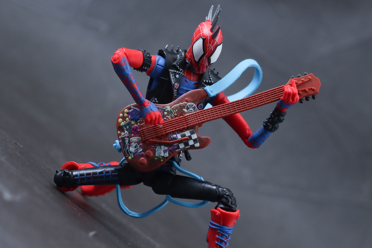 マーベルレジェンド　スパイダーパンク（スパイダーマン　アクロス・ザ・スパイダーバース）　レビュー　アクション