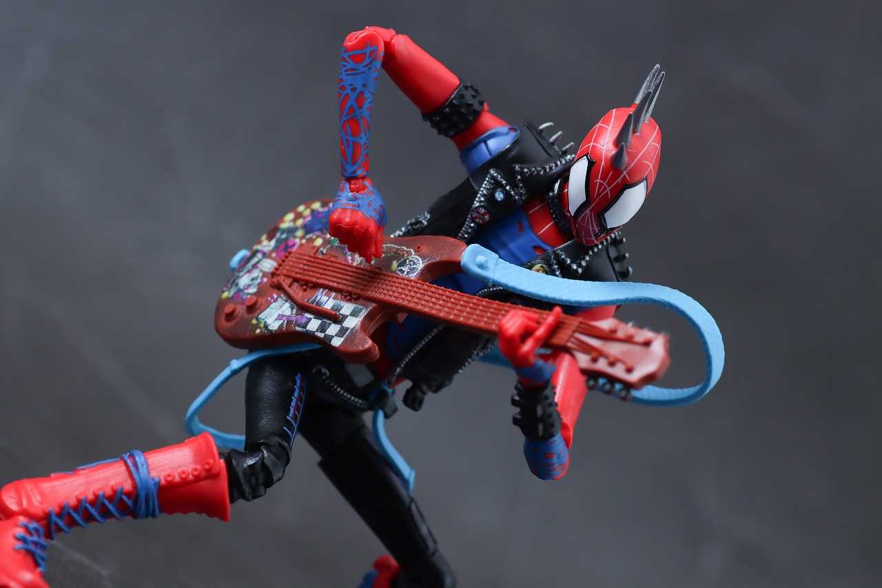 マーベルレジェンド　スパイダーパンク（スパイダーマン　アクロス・ザ・スパイダーバース）　レビュー　アクション