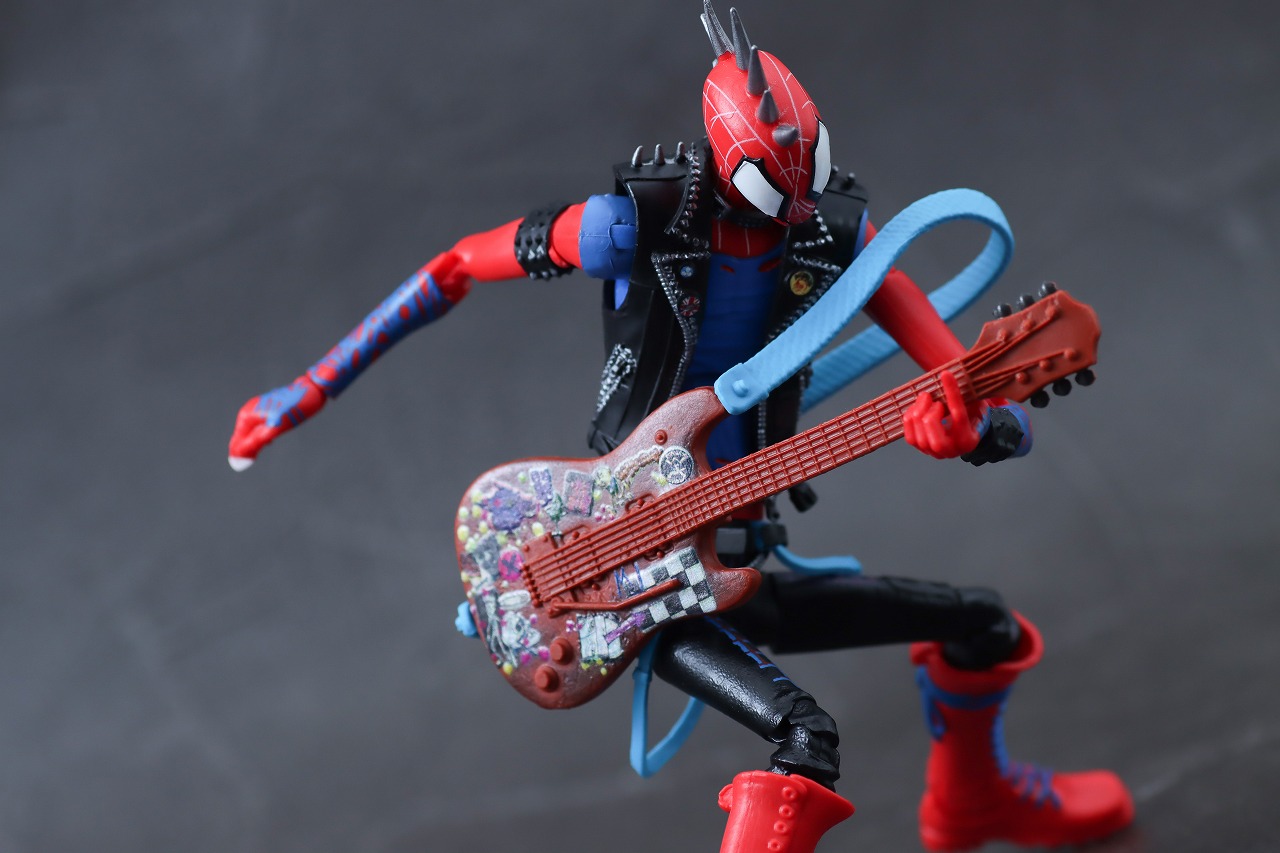 マーベルレジェンド　スパイダーパンク（スパイダーマン　アクロス・ザ・スパイダーバース）　レビュー　アクション