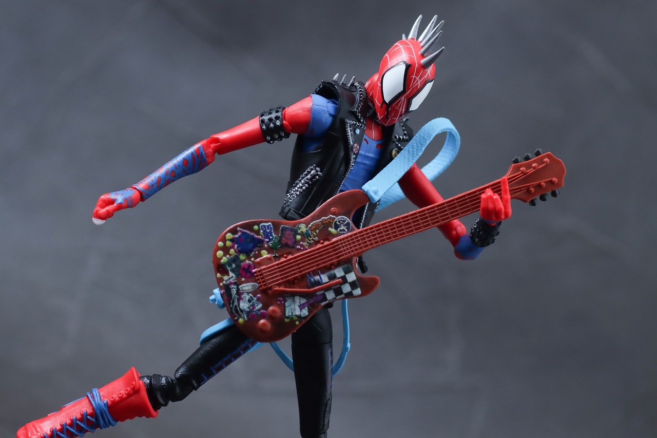 マーベルレジェンド　スパイダーパンク（スパイダーマン　アクロス・ザ・スパイダーバース）　レビュー　アクション