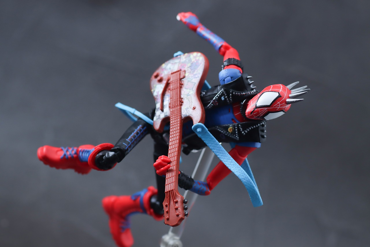 マーベルレジェンド　スパイダーパンク（スパイダーマン　アクロス・ザ・スパイダーバース）　レビュー　アクション