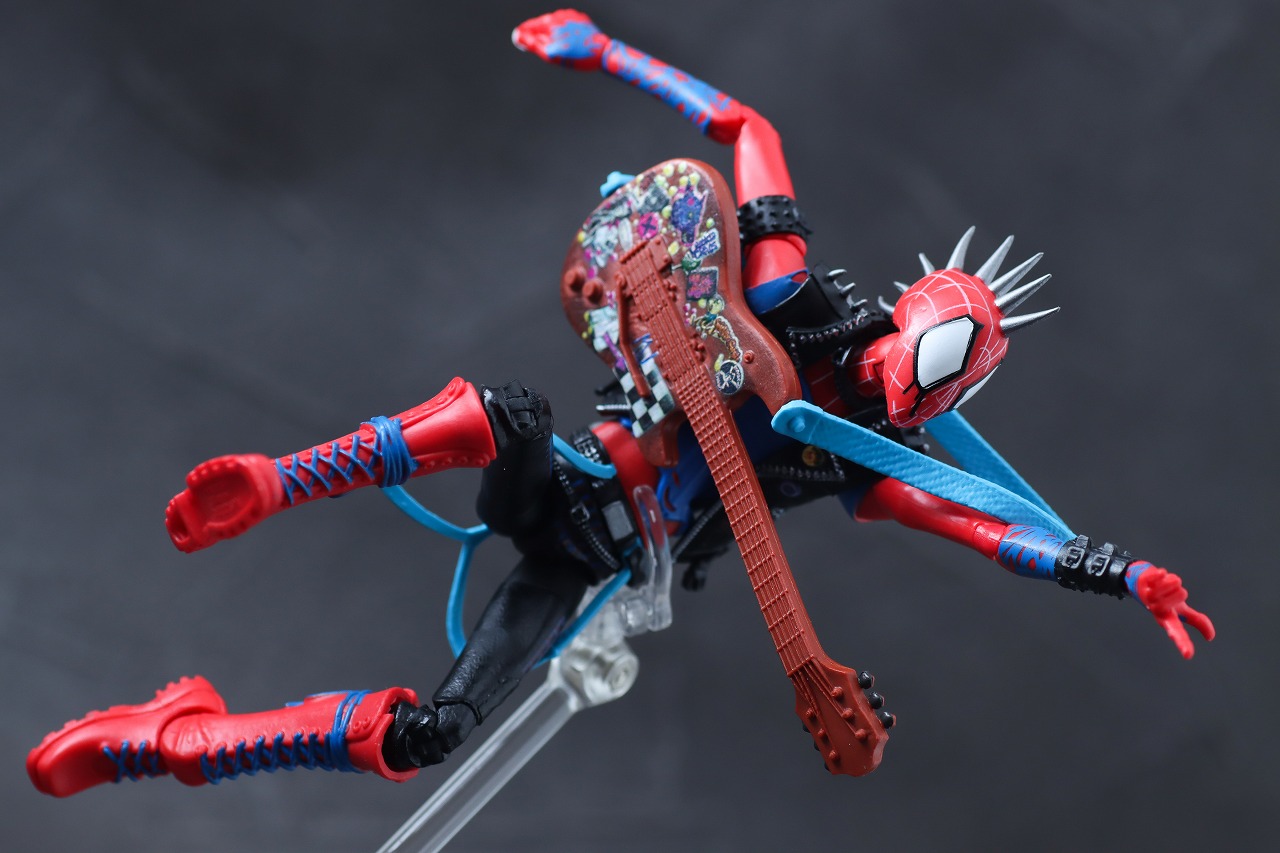 マーベルレジェンド　スパイダーパンク（スパイダーマン　アクロス・ザ・スパイダーバース）　レビュー　アクション