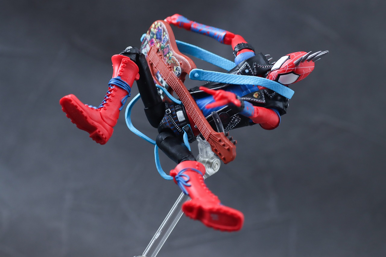 マーベルレジェンド　スパイダーパンク（スパイダーマン　アクロス・ザ・スパイダーバース）　レビュー　アクション