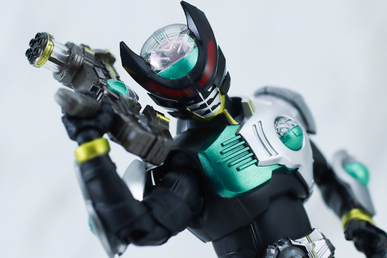 S.H.フィギュアーツ　仮面ライダーバース　真骨彫製法　レビュー　アクション