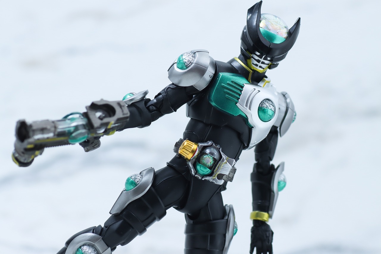 S.H.フィギュアーツ　仮面ライダーバース　真骨彫製法　レビュー　アクション