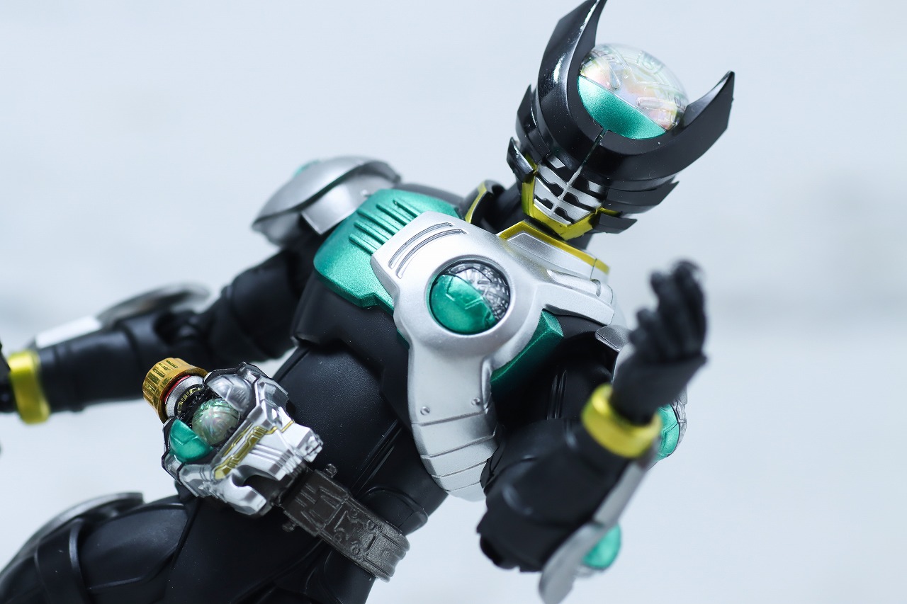 S.H.フィギュアーツ　仮面ライダーバース　真骨彫製法　レビュー