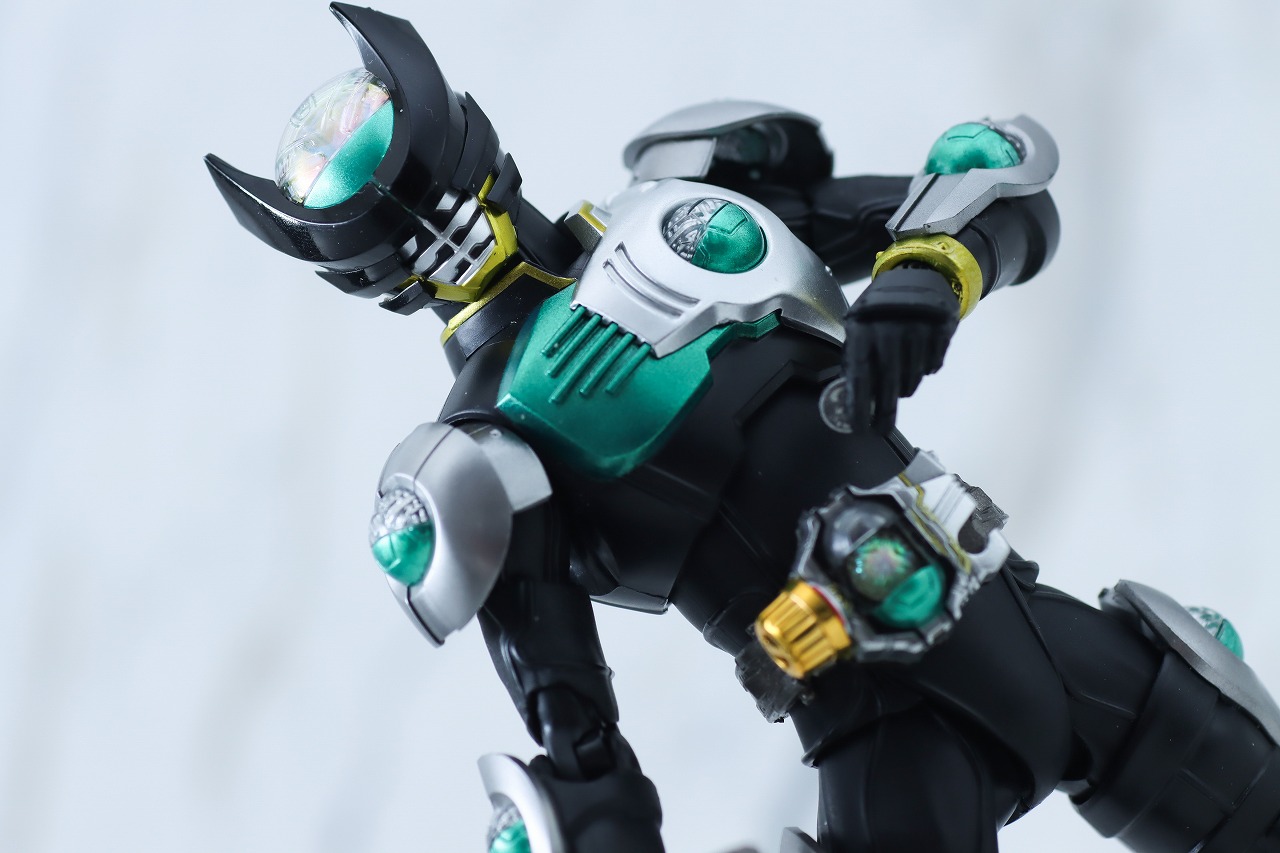 S.H.フィギュアーツ　仮面ライダーバース　真骨彫製法　レビュー　アクション