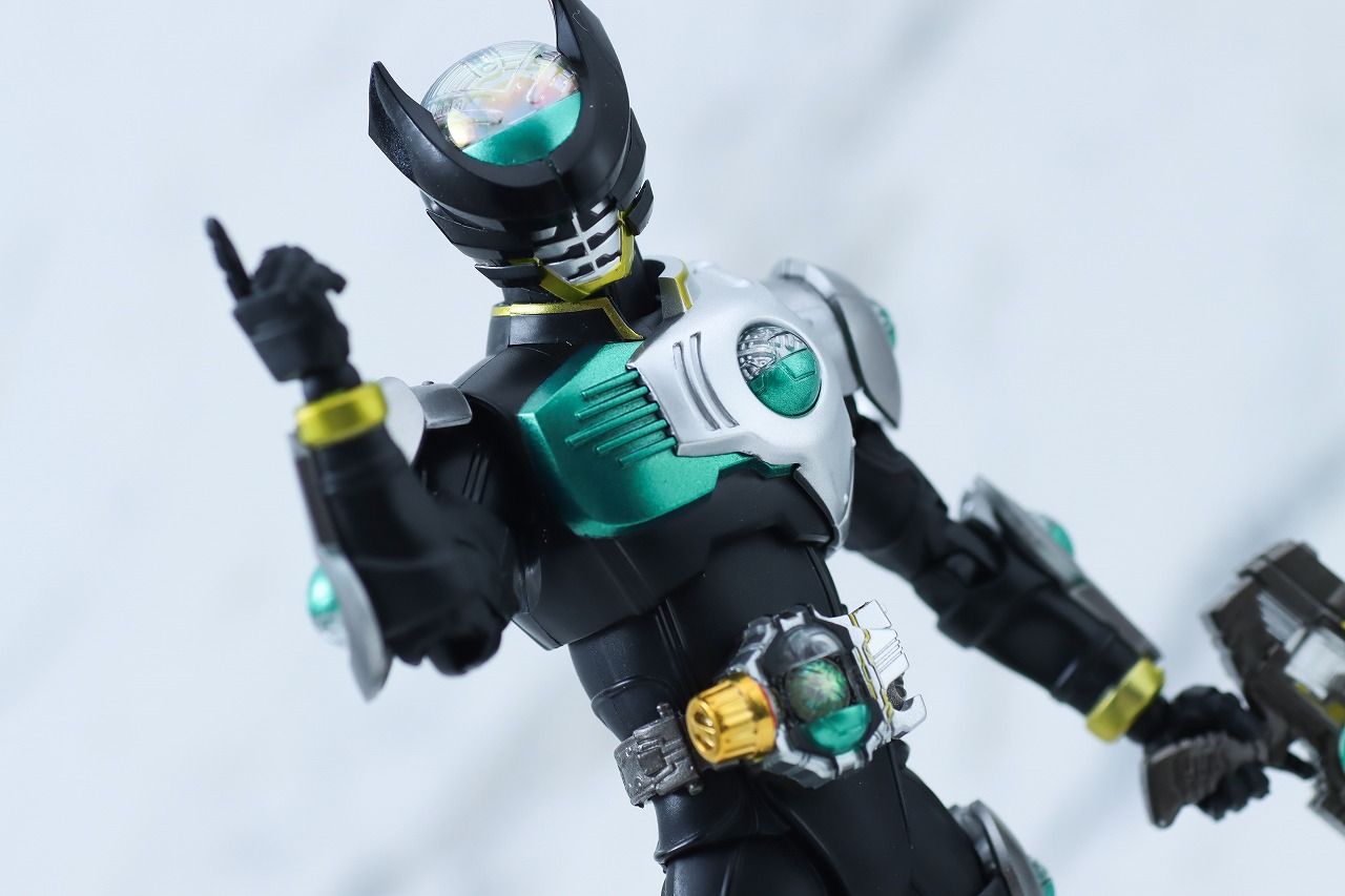 S.H.フィギュアーツ　仮面ライダーバース　真骨彫製法　レビュー　アクション