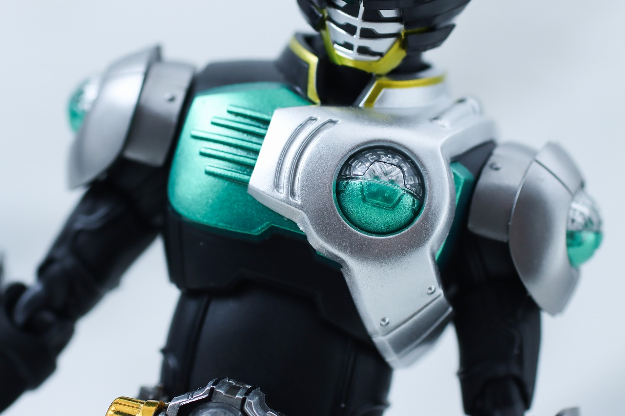 S.H.フィギュアーツ　仮面ライダーバース　真骨彫製法　レビュー　本体