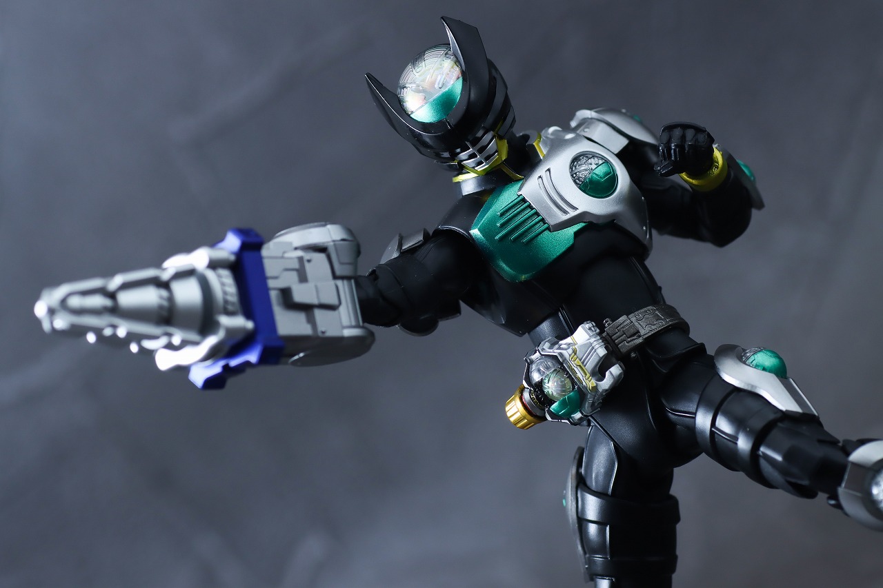 S.H.フィギュアーツ　真骨彫製法　CLAWs　サソリ　仮面ライダーバース　レビュー　アクション