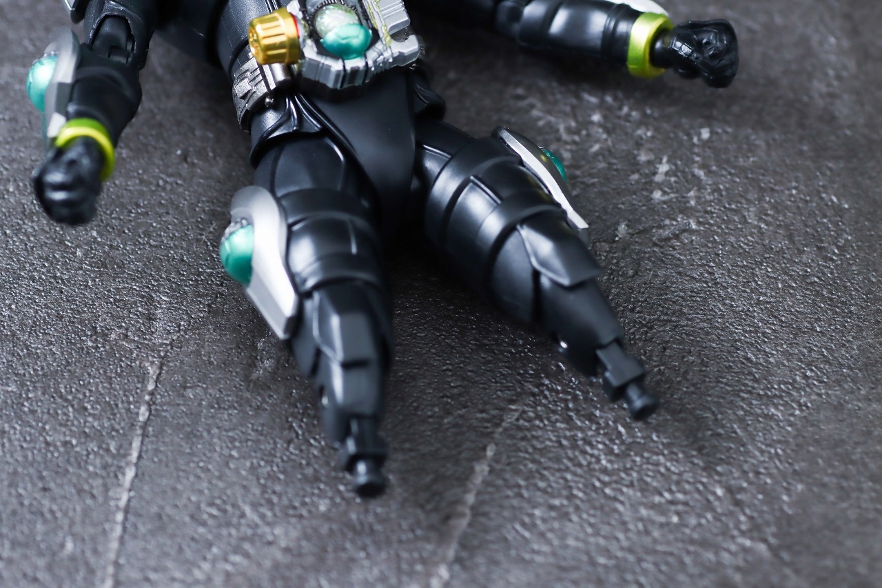 S.H.フィギュアーツ　真骨彫製法　CLAWs　サソリ　仮面ライダーバース　レビュー　キャタピラレッグ　換装