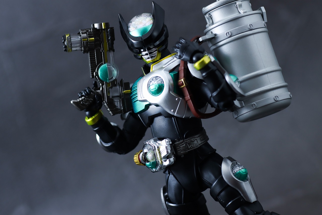 S.H.フィギュアーツ　真骨彫製法　CLAWs　サソリ　仮面ライダーバース　レビュー　アクション