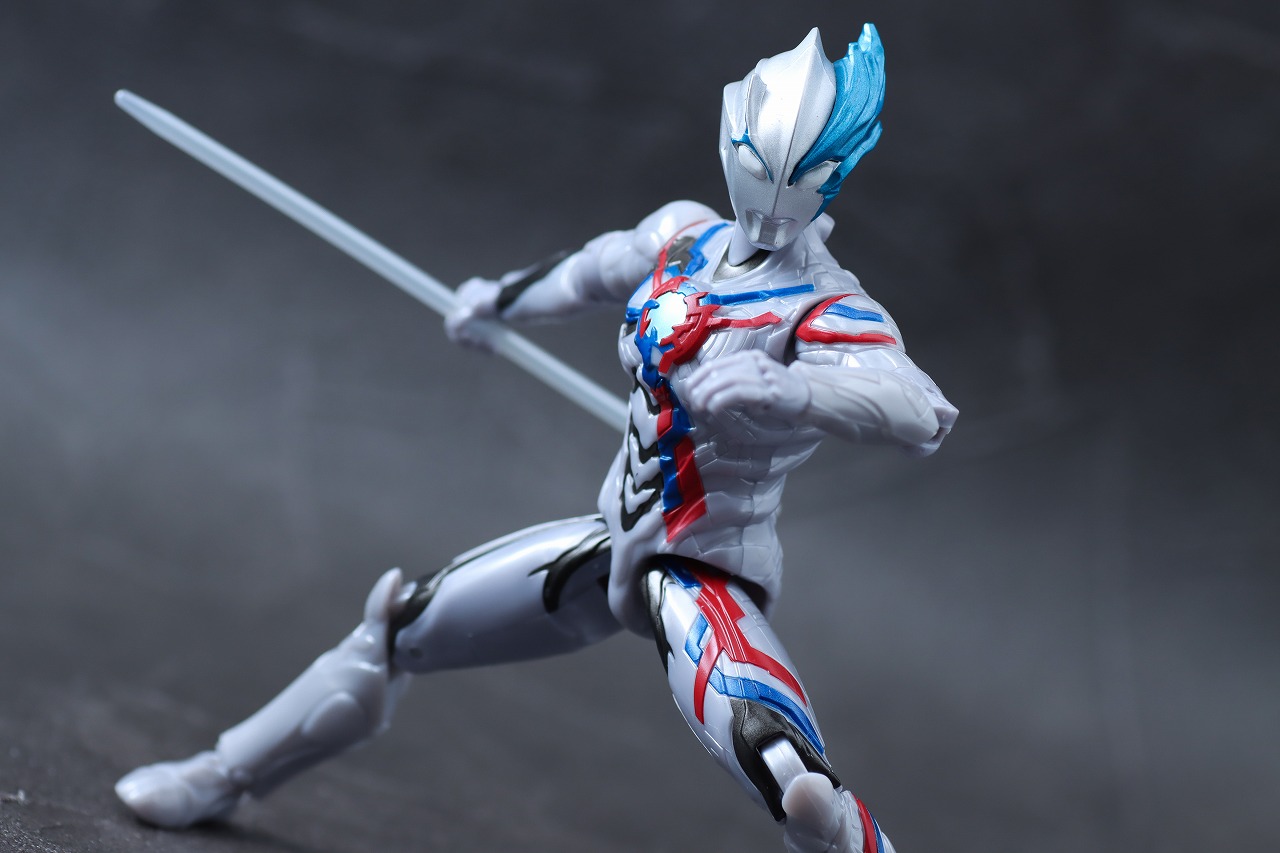 ウルトラアクションフィギュア　ウルトラマンブレーザー　レビュー　アクション