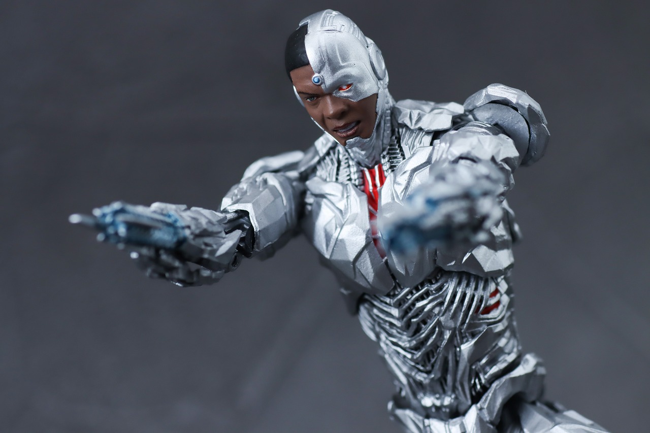 MAFEX　サイボーグ　ジャスティス・リーグ　ザック・スナイダーカット　レビュー　アクション