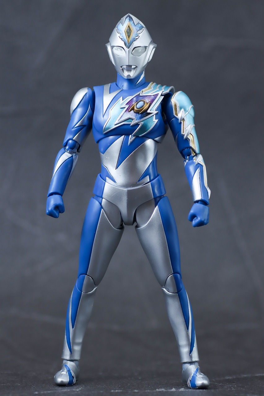 S.H.フィギュアーツ　ウルトラマンデッカー　ミラクルタイプ　レビュー　本体