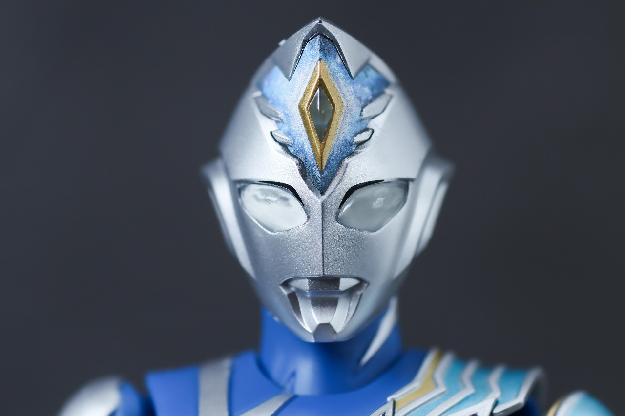 S.H.フィギュアーツ　ウルトラマンデッカー　ミラクルタイプ　レビュー　本体