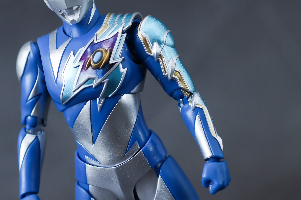 S.H.フィギュアーツ　ウルトラマンデッカー　ミラクルタイプ　レビュー　本体